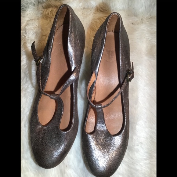 Frye | Shoes | Frye Lisa T Strap 